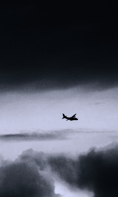 Самолет в небе обои