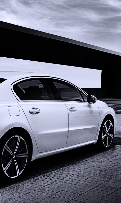 Пежо 308 на стоянке обои