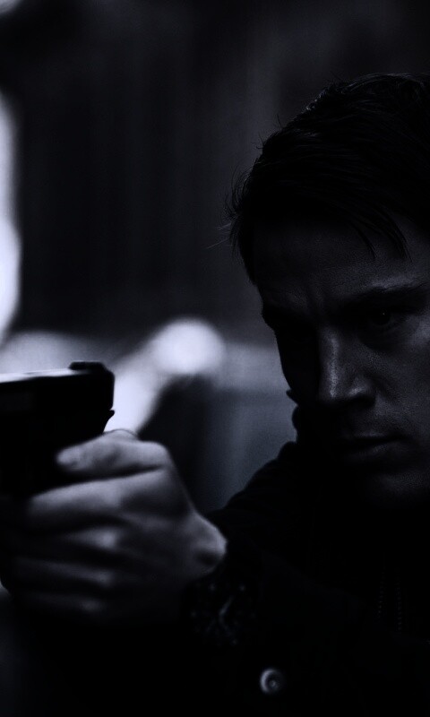 Ченнинг Татум с пистолетом обои