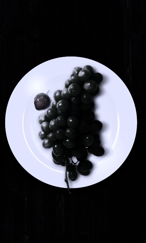 Виноград с клубникой обои