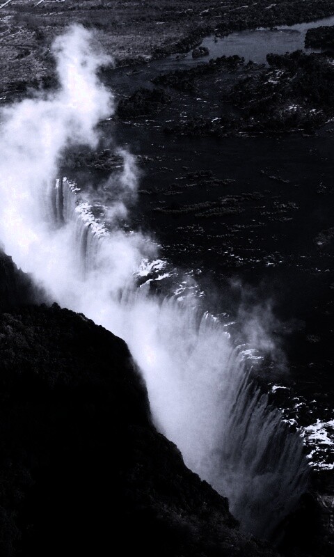 Живописный водопад обои