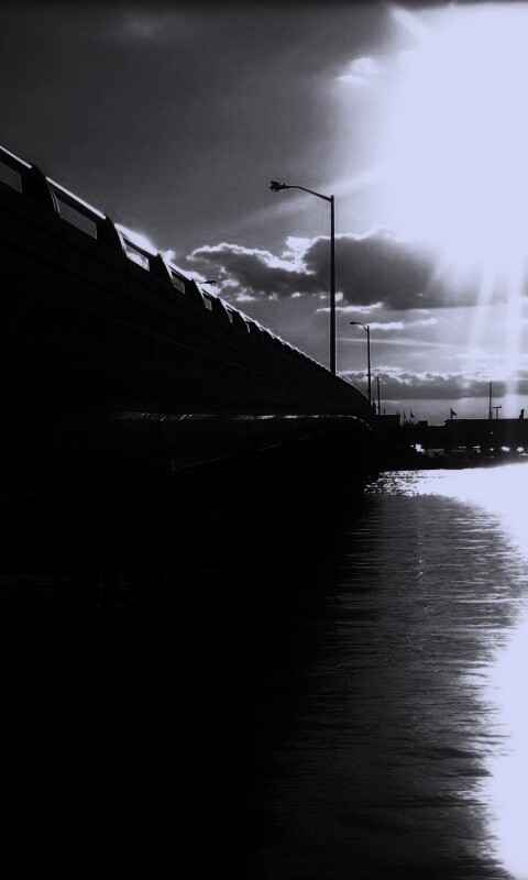 Залитый солнцем мост обои