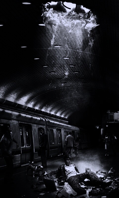 Провалившийся в метро обои