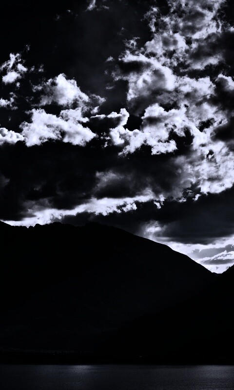 Свет на склонах гор обои