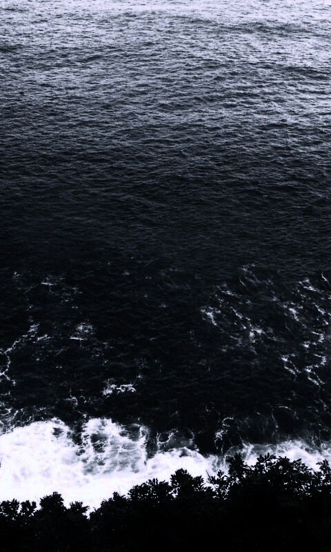 Утёс у красивого моря обои