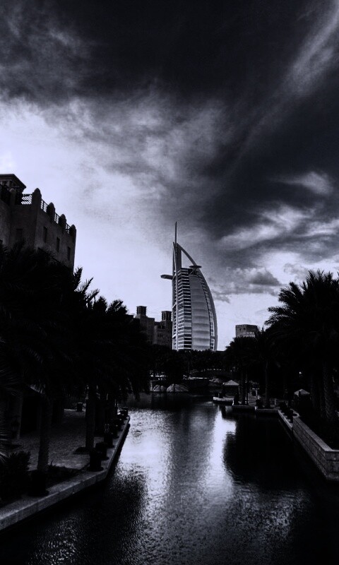 Вид на гостиницу Бурдж Аль Араб в Дубае обои