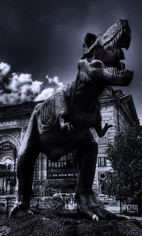Скульптура динозавра рядом с музеем рептилий обои