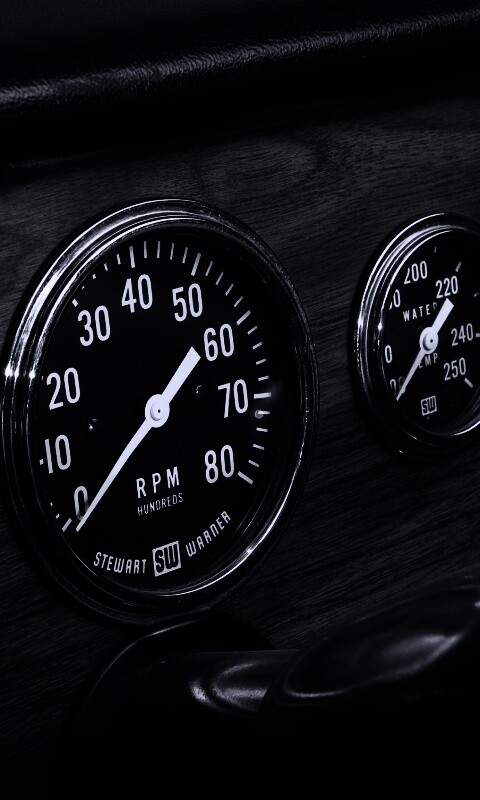 Приборная панель автомобиля Dodge обои