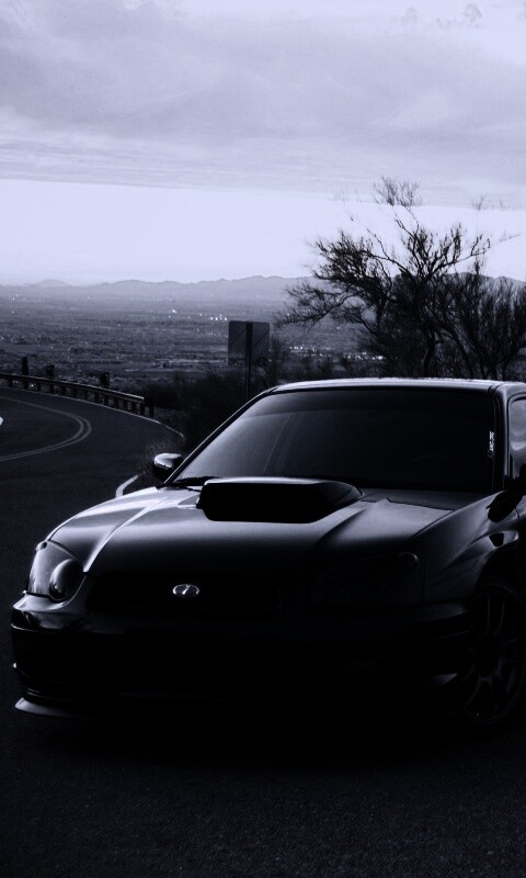 Субару на смотровой алощадке в горах обои