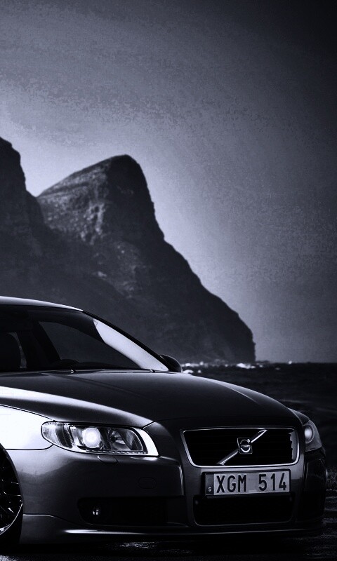 Вольво на берегу обои