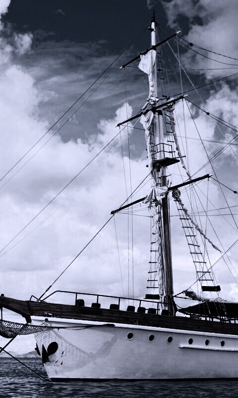 Белый парусник обои