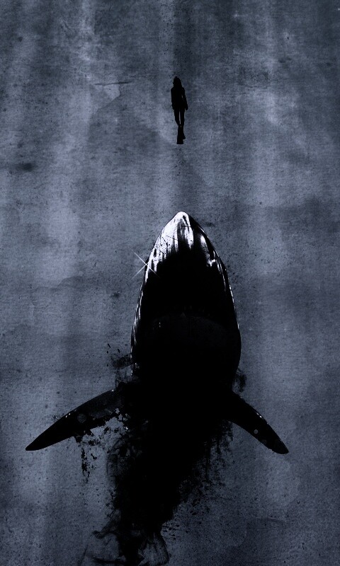 Акула гонится за человеком обои