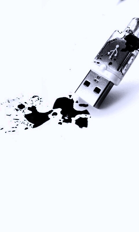 Кровавый usb обои