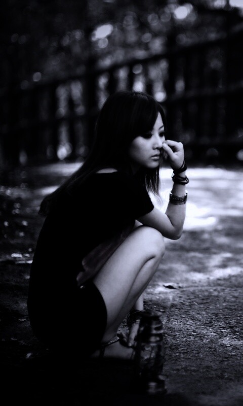 Грустная японская девушка обои