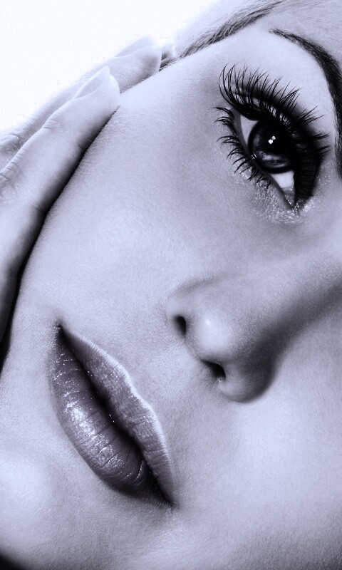Взгляд из под ресниц обои