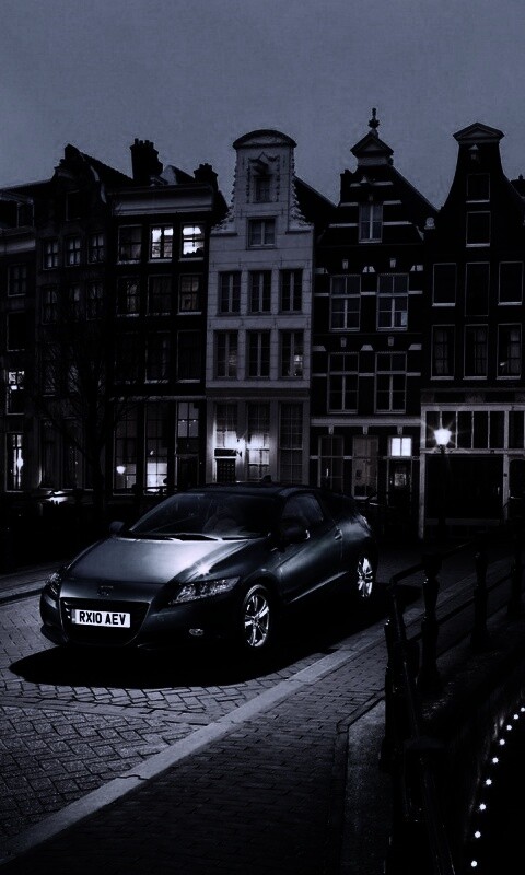 Автомобиль на мосту в свете фонаря обои