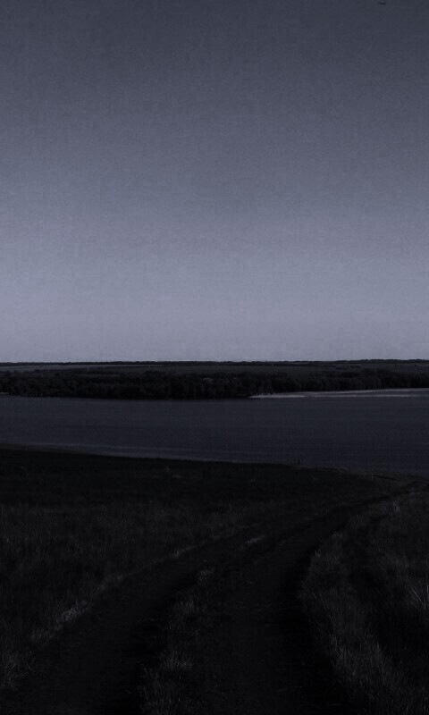 Дорога спускается к воде обои