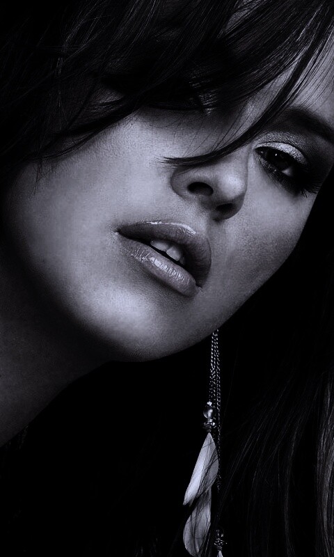 Брюнетка обои