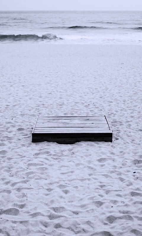 Ящик на пляже обои