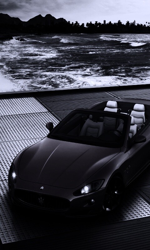 Мазерати на берегу моря обои