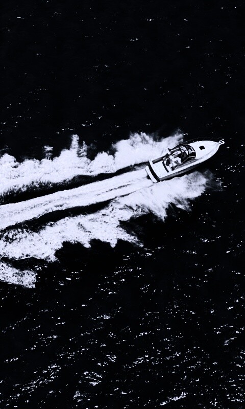 Вид на катер обои