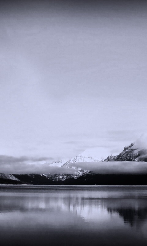 Спокойное горное озеро обои