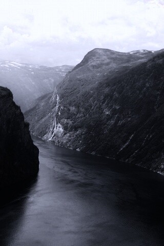 Горная река обои