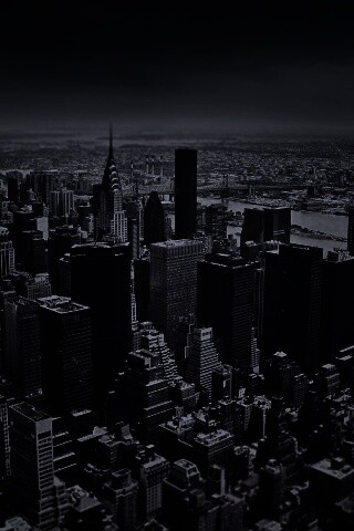 Темное небо над городом обои