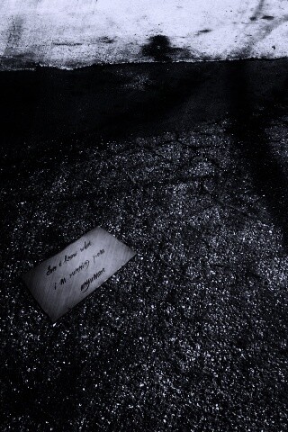 Записка на асфальте обои