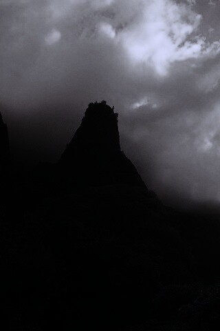 Заросшие джунглями горы обои