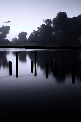 Столбики из воды обои