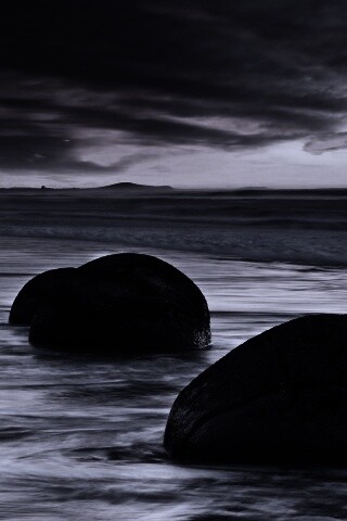 Камни в морском прибое обои