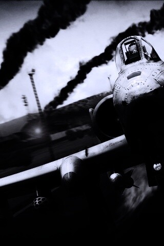 Самолет взлетает с атакованного аэродрома обои