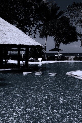 Бассейн отеля обои