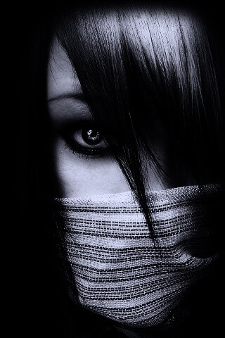 Девушка с закрытым ртом обои