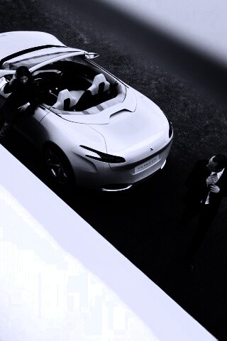 Пара у кабриолета Пежо обои