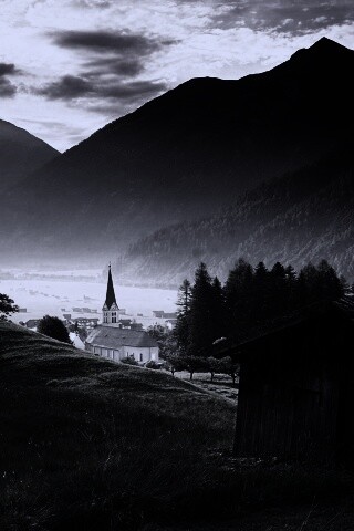 Церковь в австрийской деревне обои