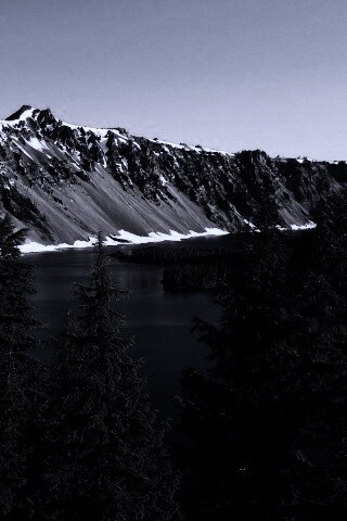 Озеро в кратере обои