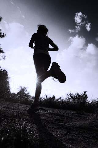 Девушка на пробежке обои