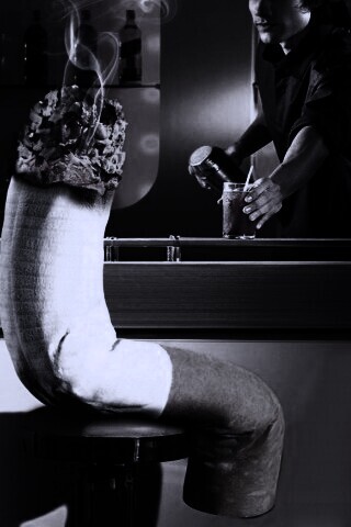 Сигарета в баре обои