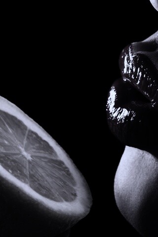 Лимон и губы обои