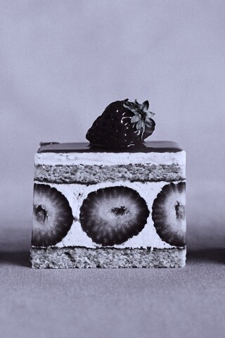 Ломтики клубничного торта обои