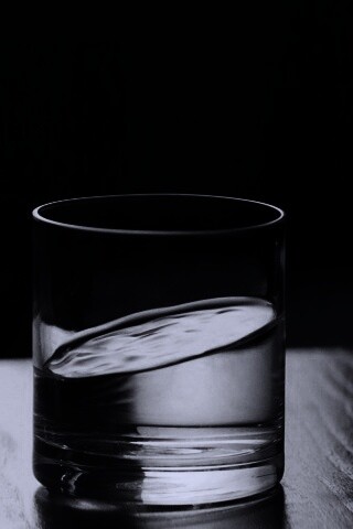 Стакан воды из Начала обои