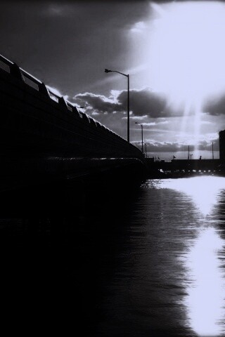 Залитый солнцем мост обои