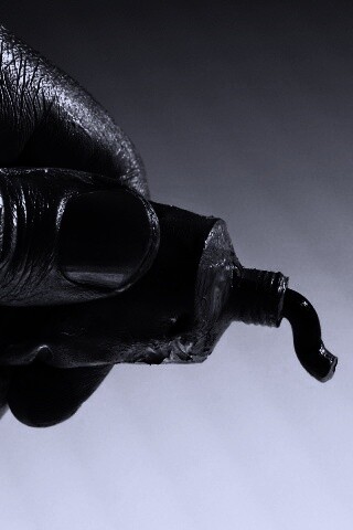 Чёрная краска обои