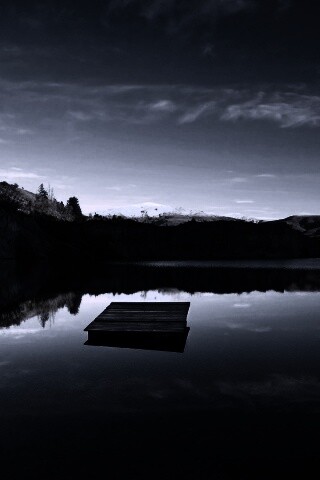 Уединенное озеро обои