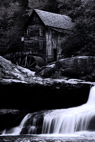 Дом, водяное колесо и водопад обои