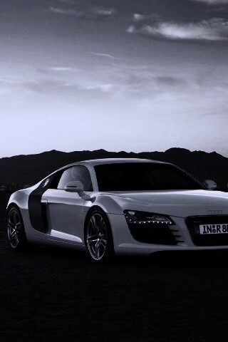 Белоснежная Ауди Р8 в пустыне обои