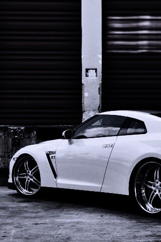 Спортивный Nissan обои