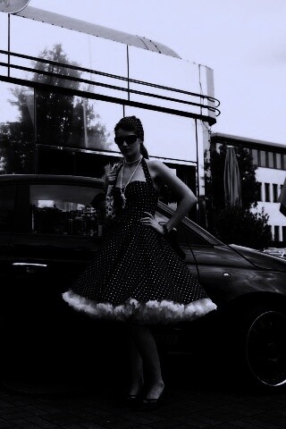 Fiat 500 и девушка обои